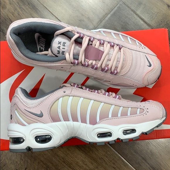• NIKE W AIR MAX TAILWIND IV barely rose/smoke gre - Picture 5 of 16